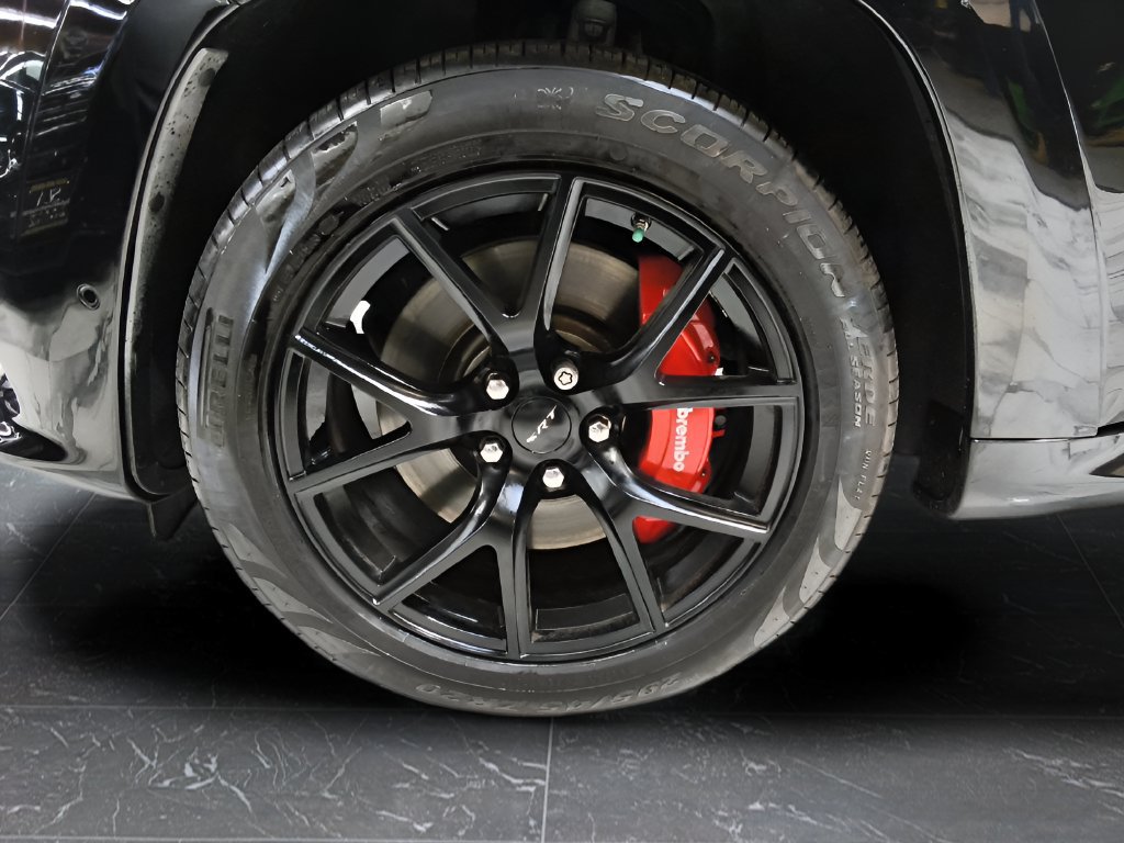 Used 2019 Jeep Grand Cherokee SRT AWD/4WD image 38