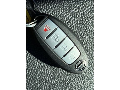 Certified 2024 Nissan Titan SV w/ SV Convenience Package image 37