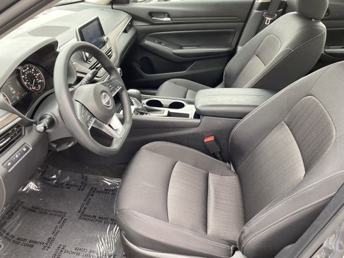 Used 2024 Nissan Altima 2.5 SV image 15