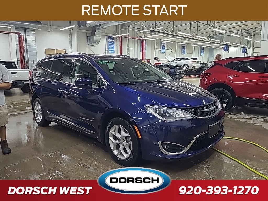 Used 2019 Chrysler Pacifica Touring-L Plus w/ Tire & Wheel Group FWD image 2
