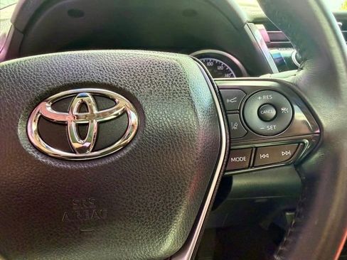 Used 2018 Toyota Camry SE w/ Audio Package FWD image 33