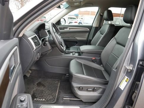 Certified 2023 Volkswagen Atlas SE image 13