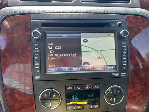 Used 2013 Chevrolet Avalanche LT image 20