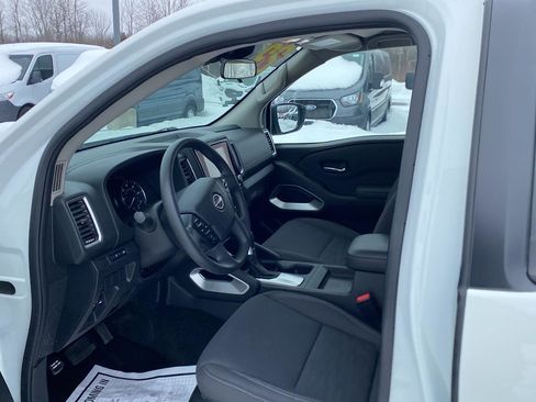 Used 2023 Nissan Frontier SV w/ Technology Package image 12