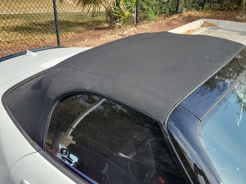 Used 2017 MAZDA MX-5 Miata Club image 16