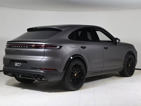 Certified 2024 Porsche Cayenne S image 7