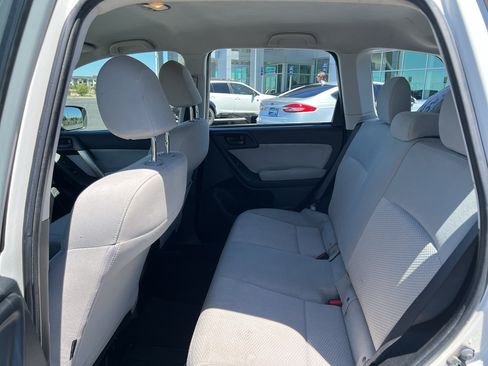 Used 2014 Subaru Forester 2.5i AWD/4WD image 22
