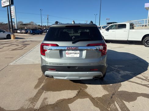 Used 2023 GMC Acadia SLT w/ LPO, Floor Liner Package image 4