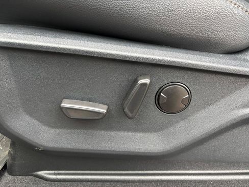 New 2025 Ford F250 Lariat w/ Black Appearance Package image 21