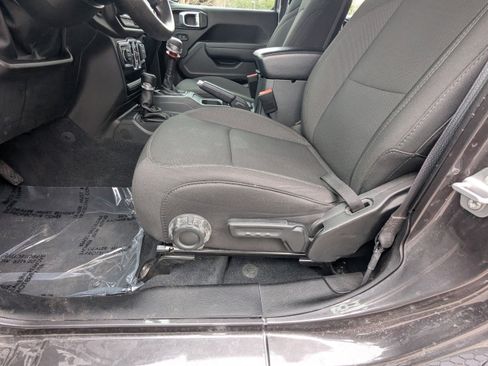 Certified 2022 Jeep Wrangler Unlimited Sport image 15