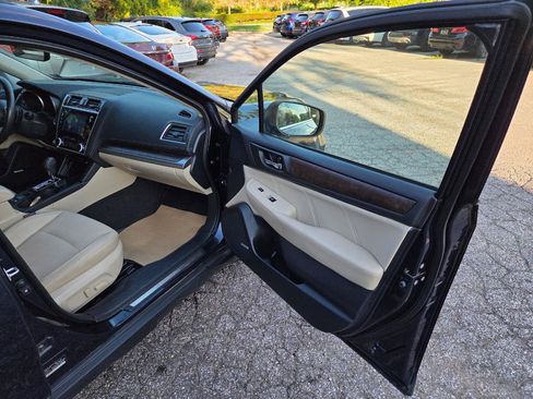 Used 2018 Subaru Outback 2.5i Limited AWD/4WD image 8
