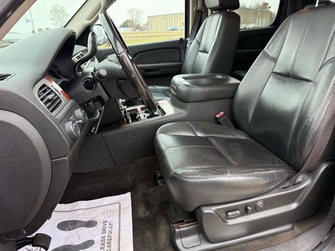 Used 2008 Chevrolet Avalanche LTZ w/ LTZ Preferred Equipment Group image 16