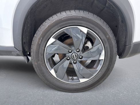 Used 2025 Nissan Rogue SV AWD/4WD image 20