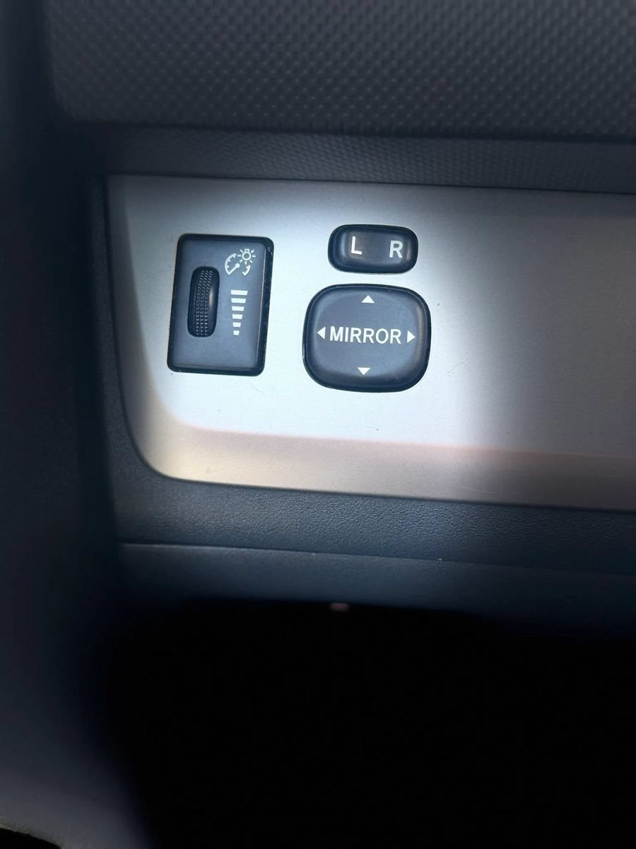 Used 2015 Scion xB FWD image 30