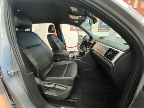 Used 2022 Volkswagen Atlas Cross Sport SE AWD/4WD image 13