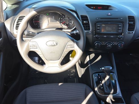Used 2017 Kia Forte LX w/ LX Popular Package FWD image 11