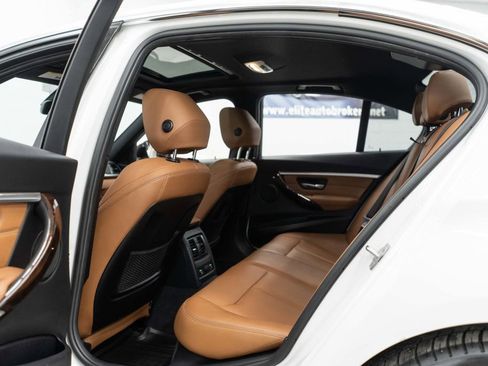 Used 2017 BMW 330e image 32