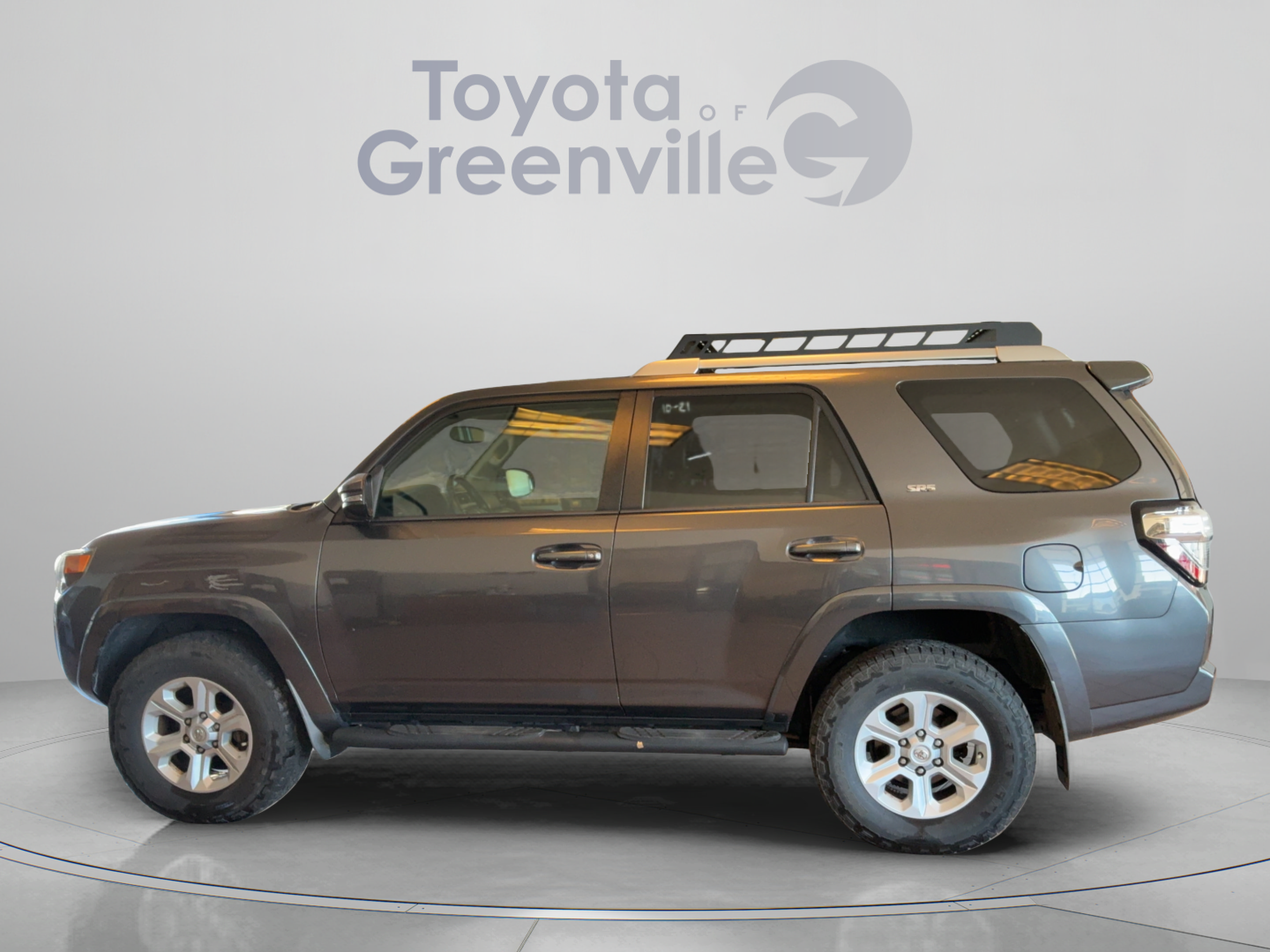 Used 2016 Toyota 4Runner SR5 Premium AWD/4WD image 2