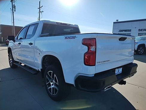 Used 2020 Chevrolet Silverado 1500 Custom Trail Boss w/ Custom Convenience Package image 9