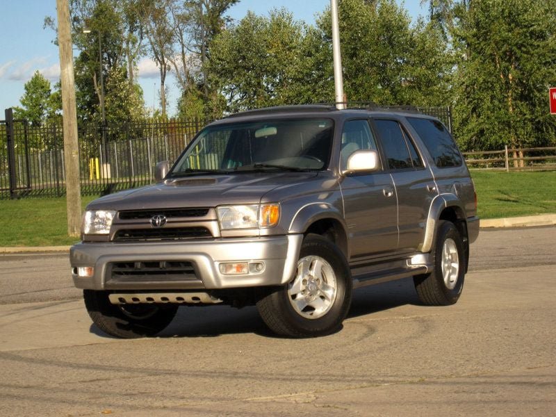 Used 2002 Toyota 4Runner SR5 RWD image 3