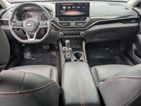 Used 2023 Nissan Altima 2.5 SR w/ SR Premium Package image 17