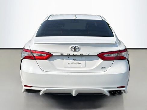Used 2020 Toyota Camry SE FWD image 6