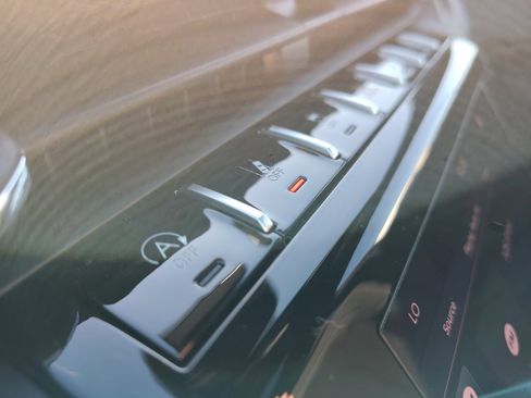 New 2025 Jeep Grand Cherokee Laredo X image 24