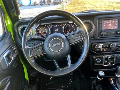 Used 2021 Jeep Gladiator Willys image 5