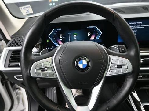 Used 2023 BMW X7 xDrive40i AWD/4WD image 19