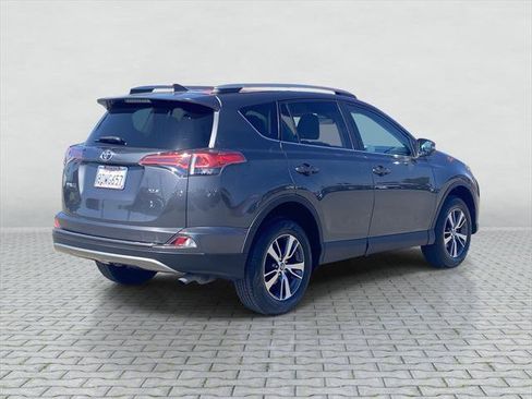 Certified 2018 Toyota RAV4 XLE FWD image 6