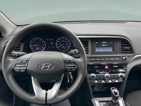 Used 2020 Hyundai Elantra SE w/ Cargo Package (C1) FWD image 13