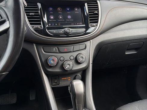 Used 2022 Chevrolet Trax LT w/ Driver Confidence Package image 14