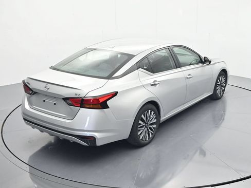 Certified 2024 Nissan Altima 2.5 SV FWD image 32