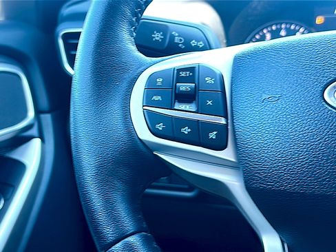 Used 2023 Ford Explorer XLT w/ Equipment Group 202A image 30