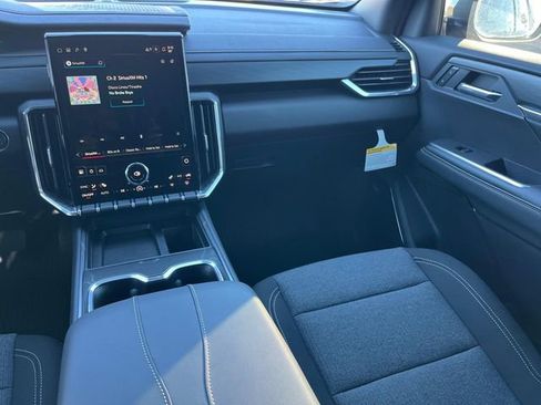 New 2026 GMC Acadia Elevation image 17