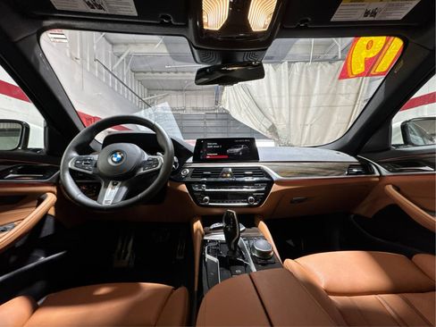 Used 2019 BMW 530i xDrive w/ M Sport Package image 22