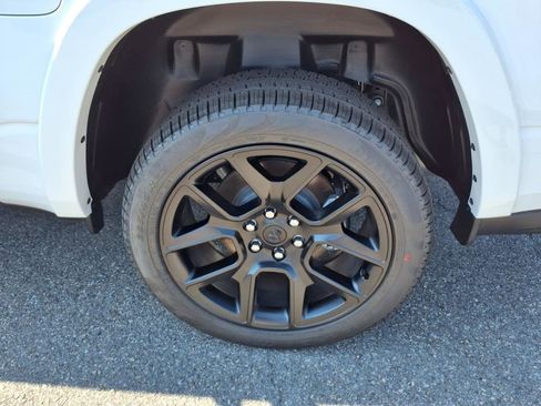 Used 2025 RAM 1500 Laramie w/ Night Edition image 4