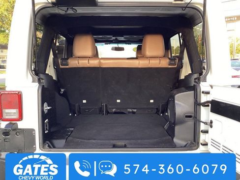 Used 2013 Jeep Wrangler Unlimited Sahara w/ Connectivity Group AWD/4WD image 11