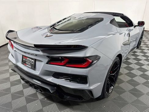 Used 2025 Chevrolet Corvette Z06 w/ Stealth Interior Trim Package RWD image 8