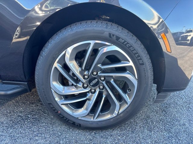 New 2027 Lincoln Navigator Premiere AWD/4WD image 6