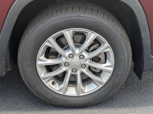 Used 2019 Jeep Cherokee Latitude w/ Popular Appearance Group FWD image 35