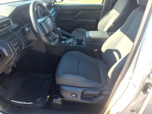 Used 2024 Toyota Tacoma SR w/ SR Upgrade Package AWD/4WD image 5