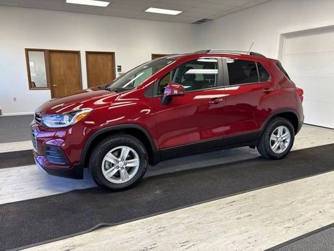 Certified 2022 Chevrolet Trax LT w/ LT Convenience Package AWD/4WD image 1