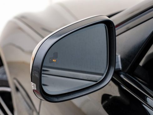 Used 2017 Jaguar XF S image 39