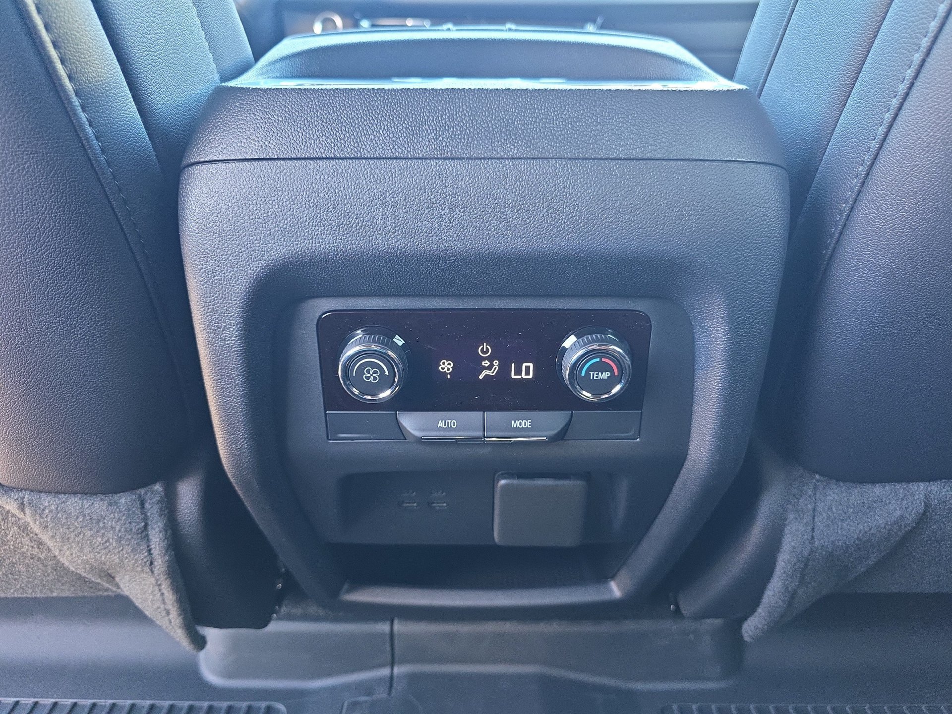 New 2027 Chevrolet Traverse LT w/ Driver Confidence Package FWD image 17