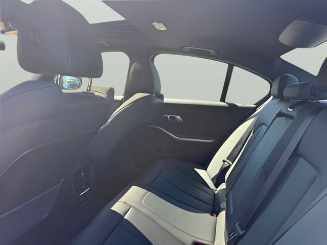Used 2020 BMW 330i xDrive Sedan w/ Premium Package AWD/4WD image 10