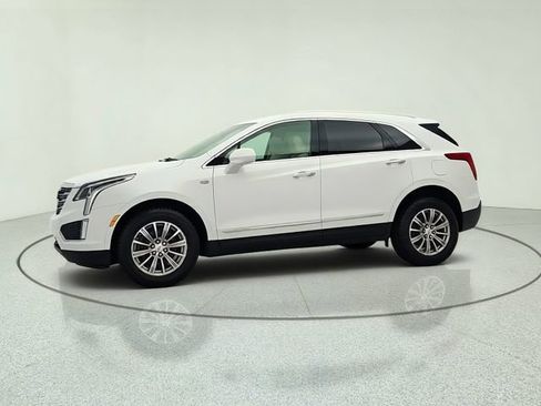 Used 2017 Cadillac XT5 Luxury AWD/4WD image 3