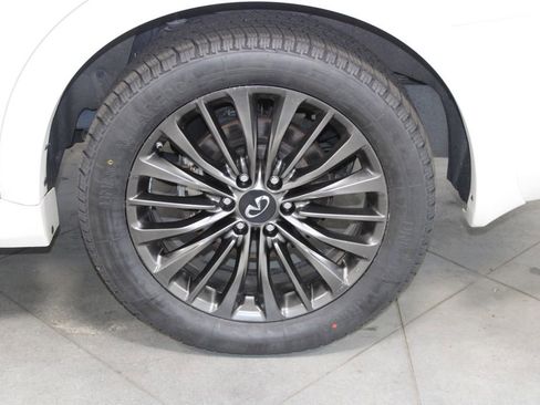 Used 2023 INFINITI QX80 Premium Select w/ Cargo Package image 18