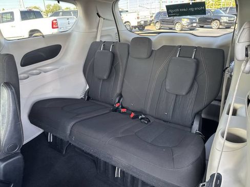 Used 2017 Chrysler Pacifica Touring Plus FWD image 13