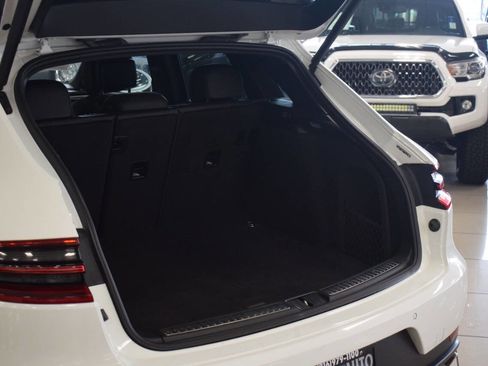 Used 2016 Porsche Macan S image 22